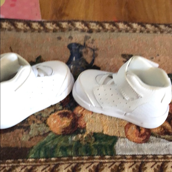 Jordan’s size 4 infant - Picture 3 of 4